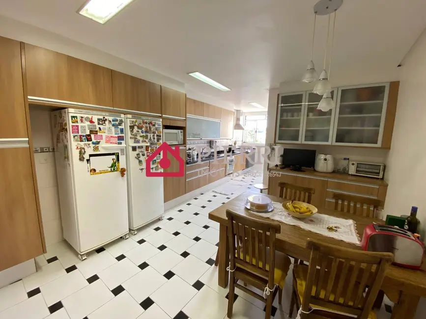 Casa com 3 quartos à venda, 444m2 em Sumaré, São Paulo - SP - imagem 9 Foto 9 de Casa com 3 quartos à venda, 444m2 em Sumaré, São Paulo - SP