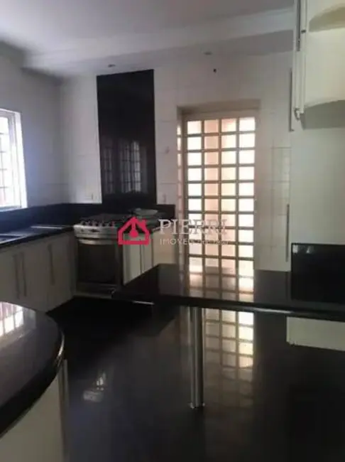 Sobrado com 3 quartos à venda, 283m2 em Parque São Domingos, São Paulo - SP - imagem 8 Foto 8 de Sobrado com 3 quartos à venda, 283m2 em Parque São Domingos, São Paulo - SP