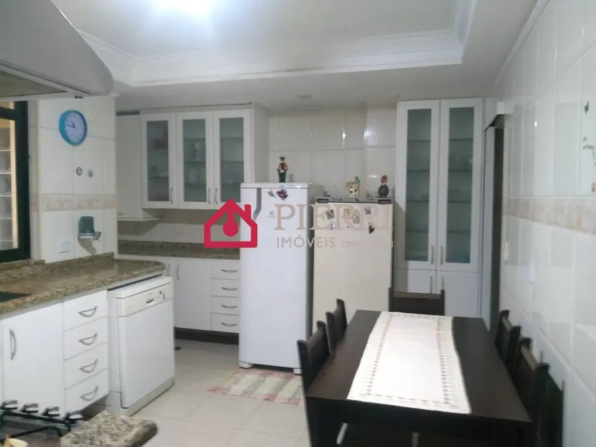 Sobrado com 3 quartos à venda, 200m2 em Jardim Mangalot, São Paulo - SP - imagem 6 Foto 6 de Sobrado com 3 quartos à venda, 200m2 em Jardim Mangalot, São Paulo - SP