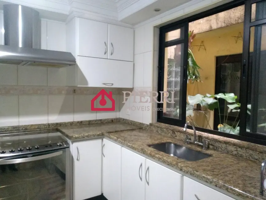 Sobrado com 3 quartos à venda, 200m2 em Jardim Mangalot, São Paulo - SP - imagem 8 Foto 8 de Sobrado com 3 quartos à venda, 200m2 em Jardim Mangalot, São Paulo - SP