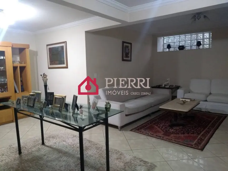 Sobrado com 3 quartos à venda, 200m2 em Jardim Mangalot, São Paulo - SP - imagem 4 Foto 4 de Sobrado com 3 quartos à venda, 200m2 em Jardim Mangalot, São Paulo - SP