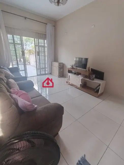 Foto 4 de Casa com 3 quartos à venda, 200m2 em Jardim Mangalot, São Paulo - SP