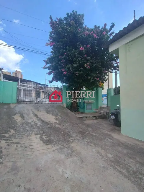 Foto 2 de Casa com 2 quartos à venda, 200m2 em Parque Maria Domitila, São Paulo - SP