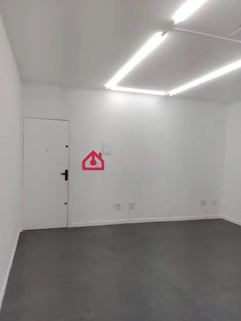 Sala Comercial para alugar, 30m2 em Parque São Domingos, São Paulo - SP - imagem 2 Foto 2 de Sala Comercial para alugar, 30m2 em Parque São Domingos, São Paulo - SP
