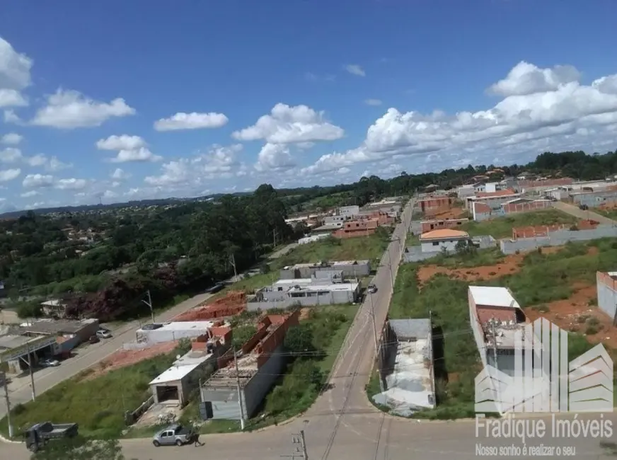 Foto 2 de Terreno / Lote à venda, 150m2 em Cotia - SP