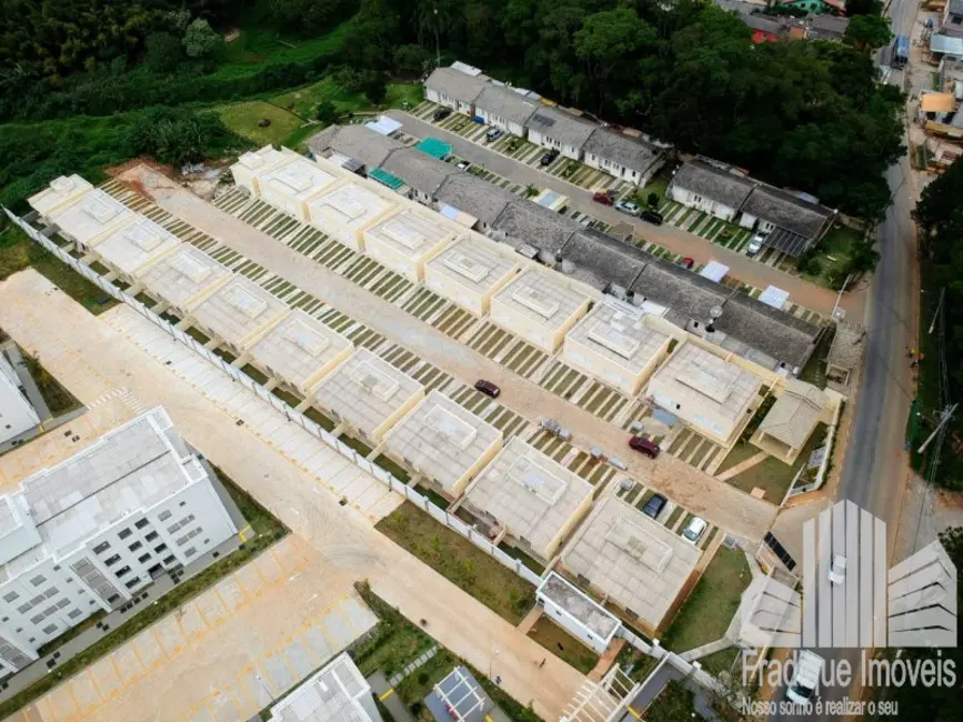 Casa de Condomínio com 3 quartos à venda, 110m2 em Água Espraiada (Caucaia do Alto), Cotia - SP - imagem 4 Foto 4 de Casa de Condomínio com 3 quartos à venda, 110m2 em Água Espraiada (Caucaia do Alto), Cotia - SP