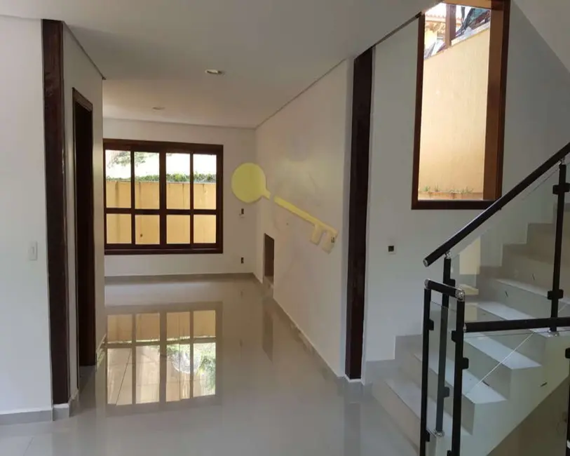 Casa de Condomínio com 3 quartos à venda, 400m2 em São Paulo - SP - imagem 3 Foto 3 de Casa de Condomínio com 3 quartos à venda, 400m2 em São Paulo - SP