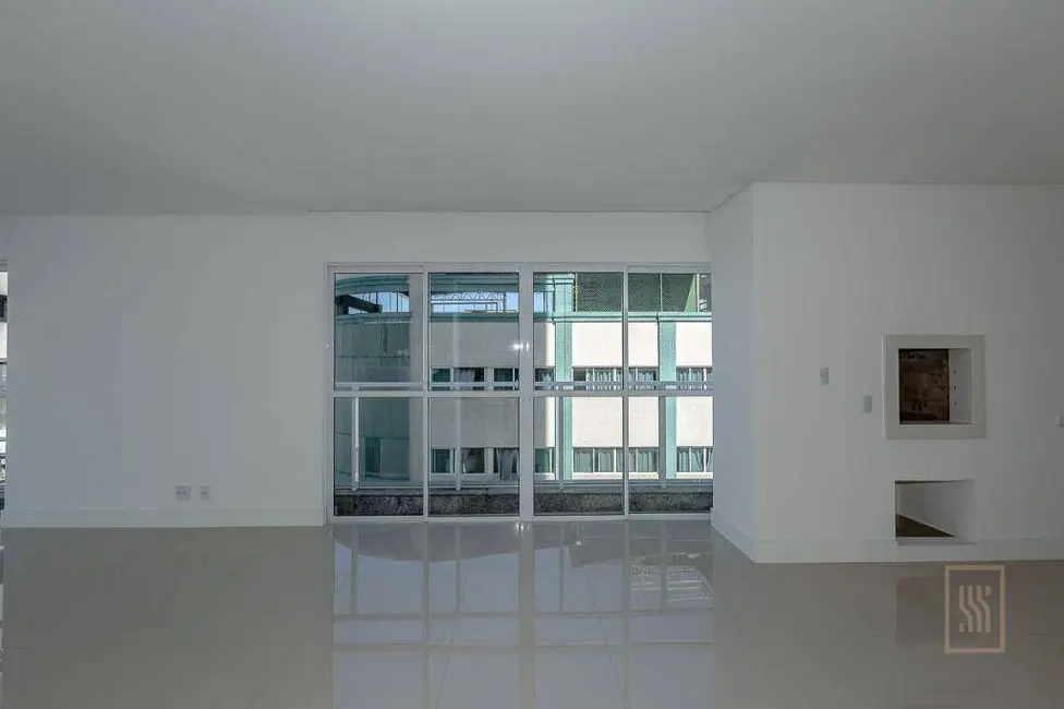 Apartamento com 3 quartos à venda, 369m2 em Centro, Balneario Camboriu - SC - imagem 9 Foto 9 de Apartamento com 3 quartos à venda, 369m2 em Centro, Balneario Camboriu - SC
