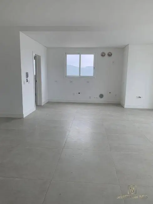 Apartamento com 3 quartos à venda, 137m2 em Centro, Balneario Camboriu - SC - imagem 3 Foto 3 de Apartamento com 3 quartos à venda, 137m2 em Centro, Balneario Camboriu - SC