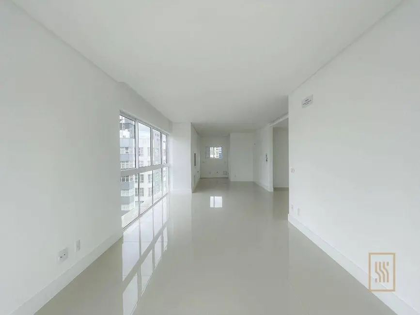 Apartamento com 3 quartos à venda, 257m2 em Centro, Balneario Camboriu - SC - imagem 4 Foto 4 de Apartamento com 3 quartos à venda, 257m2 em Centro, Balneario Camboriu - SC