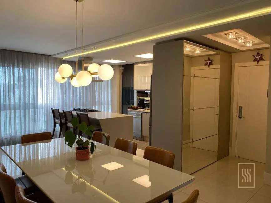 Apartamento com 3 quartos à venda, 250m2 em Pioneiros, Balneario Camboriu - SC - imagem 6 Foto 6 de Apartamento com 3 quartos à venda, 250m2 em Pioneiros, Balneario Camboriu - SC