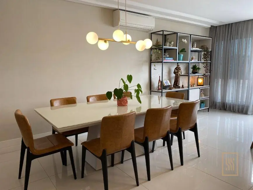 Apartamento com 3 quartos à venda, 250m2 em Pioneiros, Balneario Camboriu - SC - imagem 4 Foto 4 de Apartamento com 3 quartos à venda, 250m2 em Pioneiros, Balneario Camboriu - SC