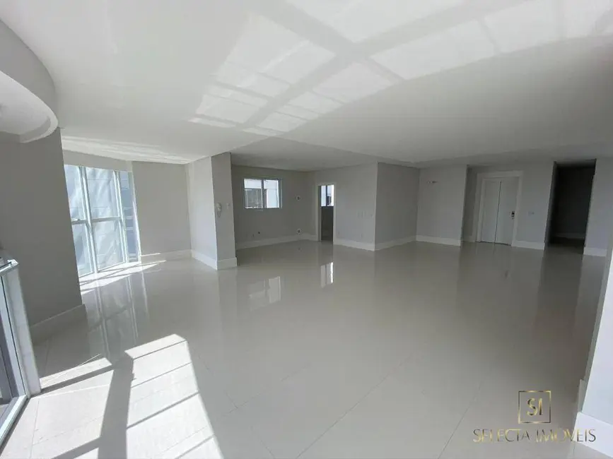 Apartamento com 5 quartos à venda, 464m2 em Centro, Balneario Camboriu - SC - imagem 5 Foto 5 de Apartamento com 5 quartos à venda, 464m2 em Centro, Balneario Camboriu - SC