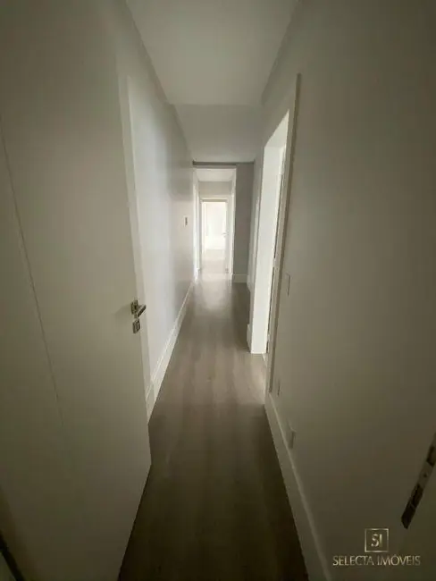 Apartamento com 5 quartos à venda, 464m2 em Centro, Balneario Camboriu - SC - imagem 8 Foto 8 de Apartamento com 5 quartos à venda, 464m2 em Centro, Balneario Camboriu - SC