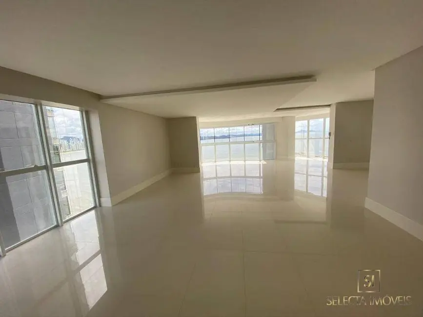 Apartamento com 5 quartos à venda, 464m2 em Centro, Balneario Camboriu - SC - imagem 3 Foto 3 de Apartamento com 5 quartos à venda, 464m2 em Centro, Balneario Camboriu - SC
