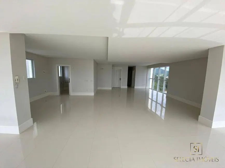 Apartamento com 5 quartos à venda, 464m2 em Centro, Balneario Camboriu - SC - imagem 4 Foto 4 de Apartamento com 5 quartos à venda, 464m2 em Centro, Balneario Camboriu - SC