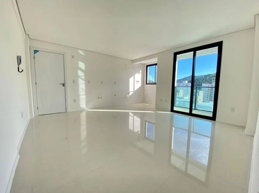 Foto 2 de Apartamento com 2 quartos à venda, 93m2 em Balneário Santa Clara, Itajai - SC