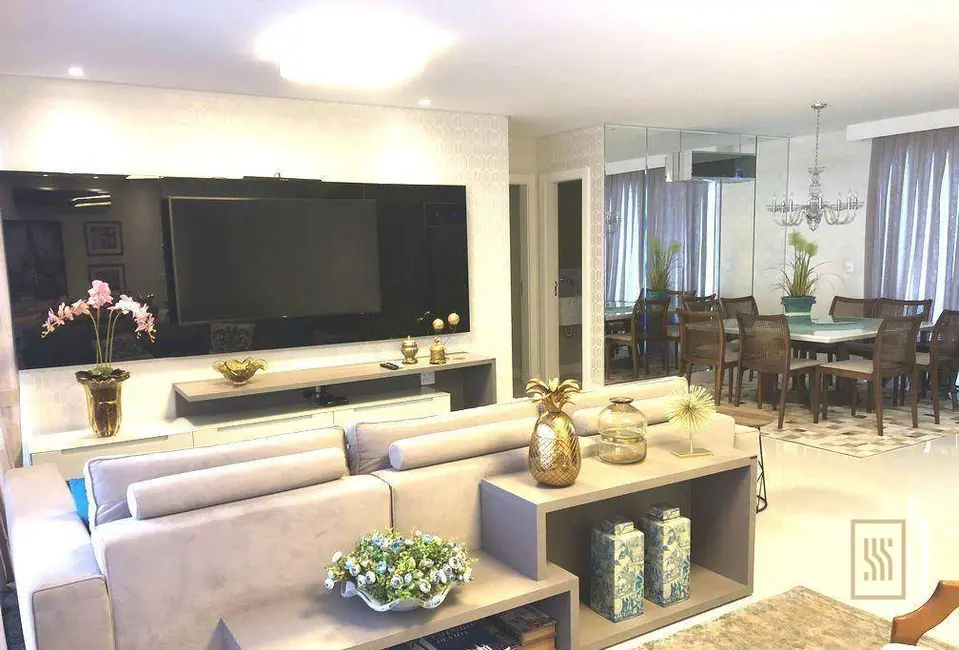 Apartamento com 3 quartos à venda, 208m2 em Centro, Balneario Camboriu - SC - imagem 6 Foto 6 de Apartamento com 3 quartos à venda, 208m2 em Centro, Balneario Camboriu - SC