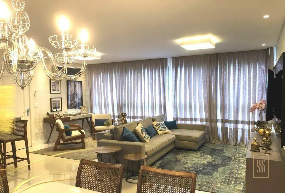Apartamento com 3 quartos à venda, 208m2 em Centro, Balneario Camboriu - SC - imagem 4 Foto 4 de Apartamento com 3 quartos à venda, 208m2 em Centro, Balneario Camboriu - SC