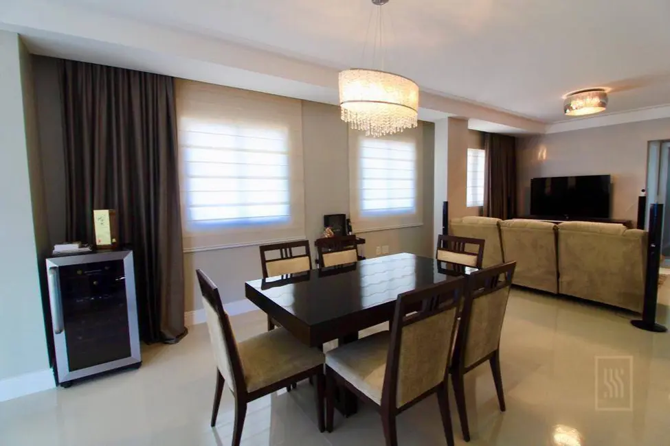 Apartamento com 3 quartos à venda, 330m2 em Centro, Balneario Camboriu - SC - imagem 3 Foto 3 de Apartamento com 3 quartos à venda, 330m2 em Centro, Balneario Camboriu - SC