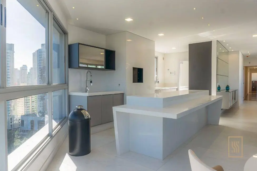 Apartamento com 4 quartos à venda, 260m2 em Centro, Balneario Camboriu - SC - imagem 3 Foto 3 de Apartamento com 4 quartos à venda, 260m2 em Centro, Balneario Camboriu - SC