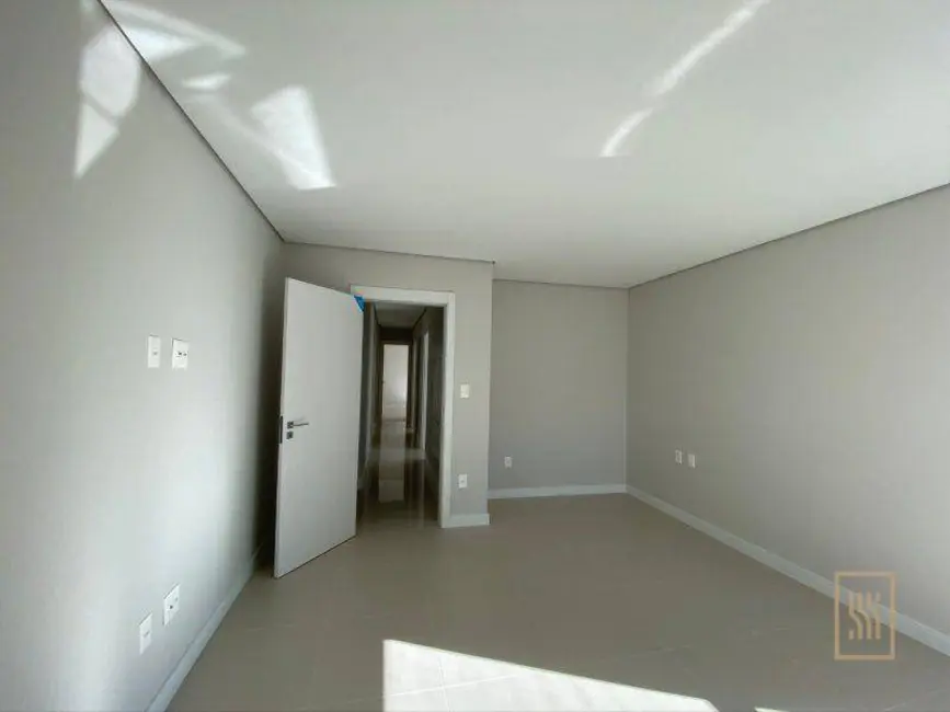 Foto 8 de Apartamento com 4 quartos à venda, 226m2 em Pioneiros, Balneario Camboriu - SC