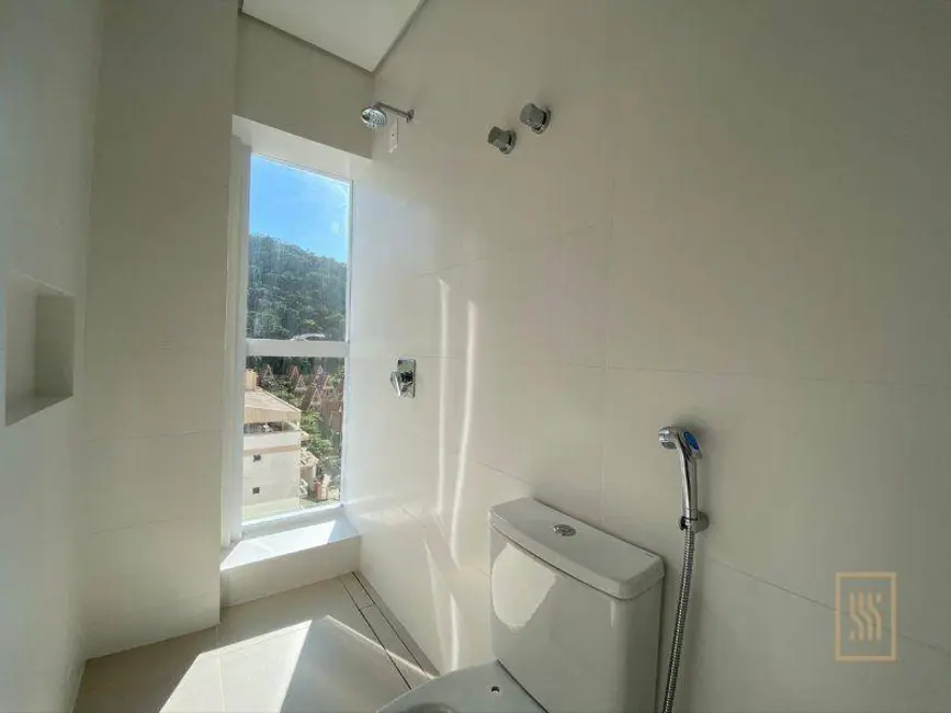 Foto 9 de Apartamento com 4 quartos à venda, 226m2 em Pioneiros, Balneario Camboriu - SC
