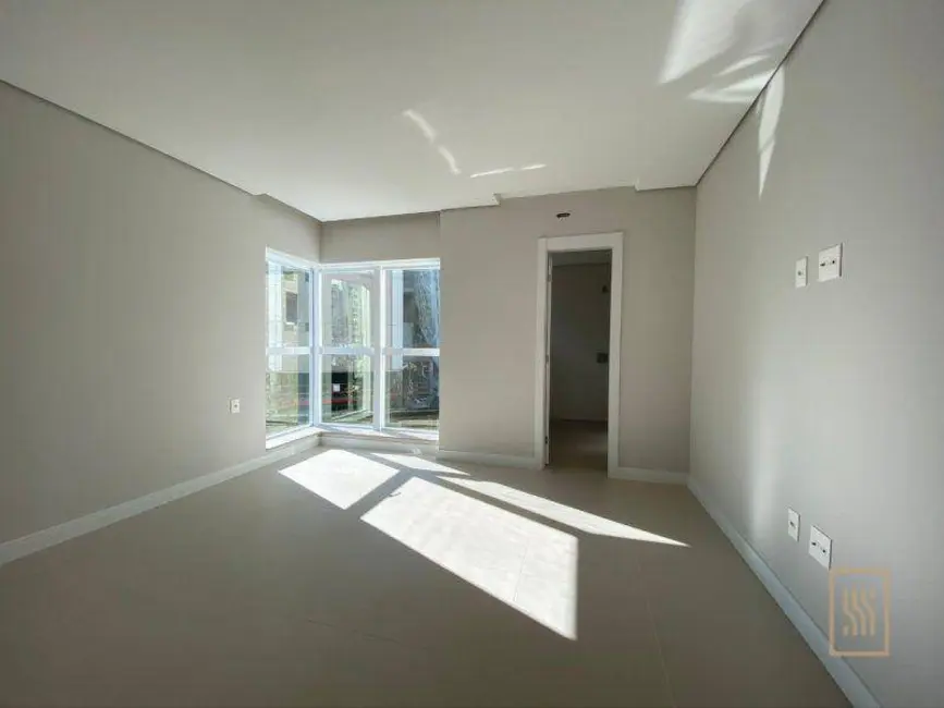 Foto 5 de Apartamento com 4 quartos à venda, 226m2 em Pioneiros, Balneario Camboriu - SC