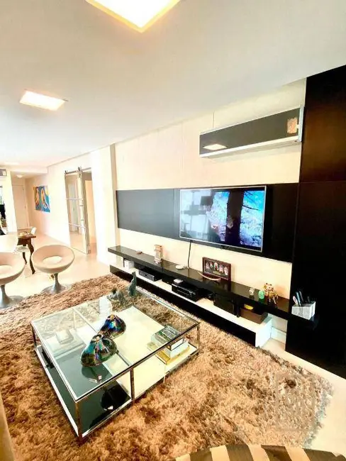 Foto 3 de Apartamento com 2 quartos à venda, 221m2 em Centro, Balneario Camboriu - SC