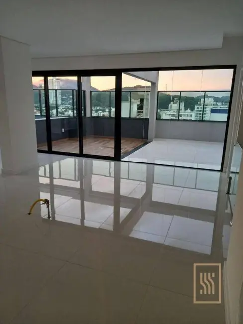 Foto 7 de Cobertura com 4 quartos à venda, 316m2 em Itajai - SC