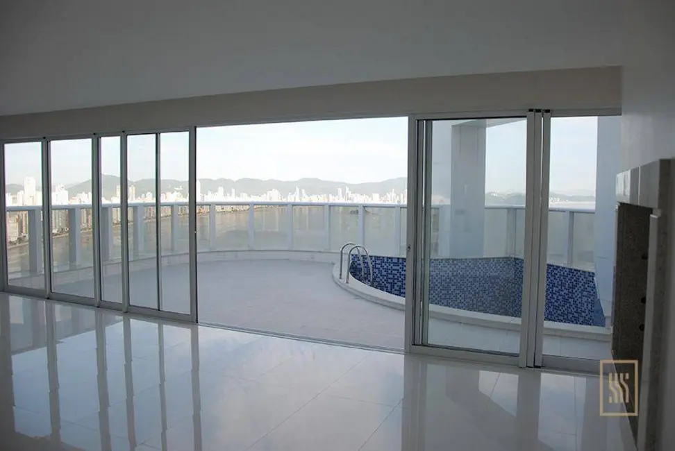 Foto 1 de Cobertura com 6 quartos à venda, 885m2 em Centro, Balneario Camboriu - SC