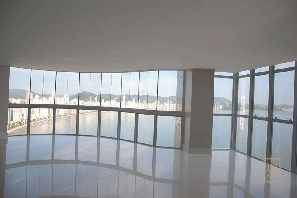 Foto 2 de Cobertura com 6 quartos à venda, 885m2 em Centro, Balneario Camboriu - SC
