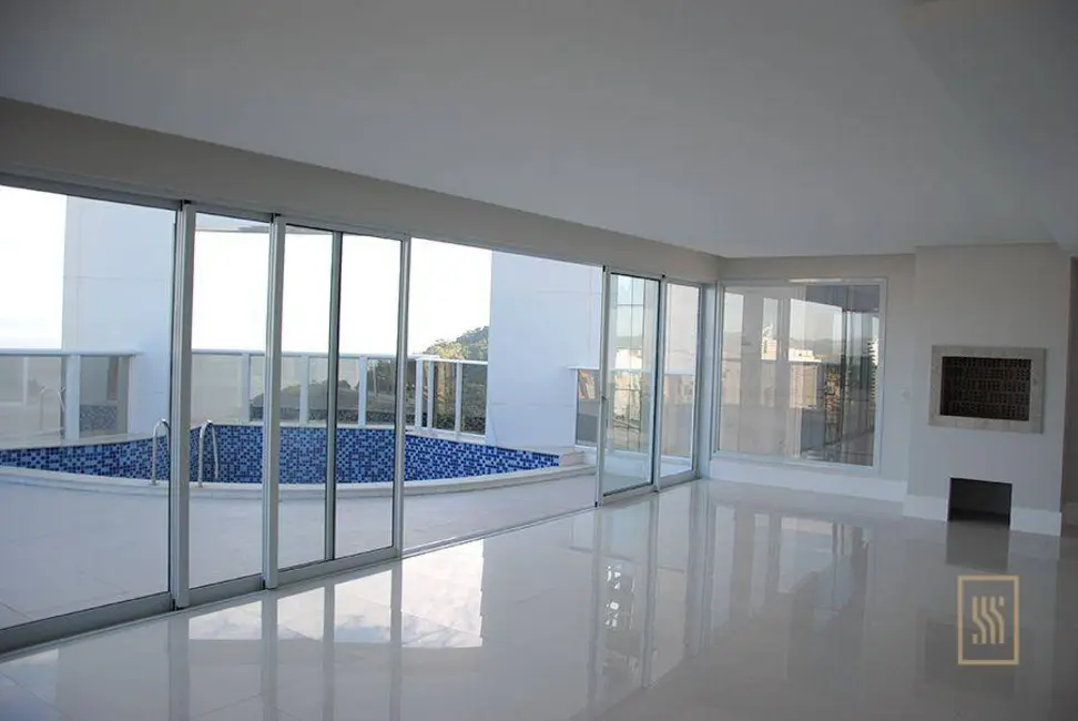 Cobertura com 6 quartos à venda, 885m2 em Centro, Balneario Camboriu - SC - imagem 7 Foto 7 de Cobertura com 6 quartos à venda, 885m2 em Centro, Balneario Camboriu - SC