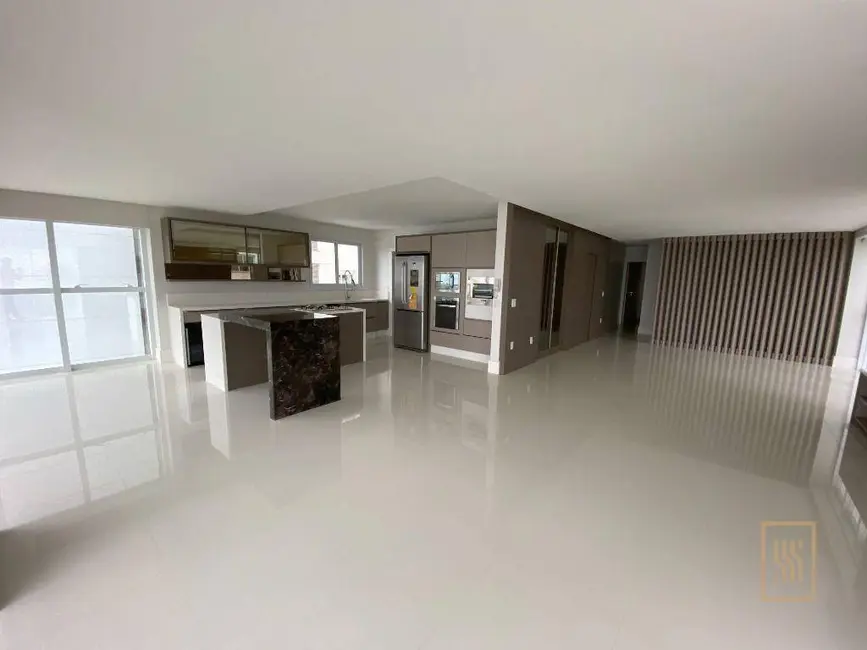 Apartamento com 5 quartos à venda, 464m2 em Centro, Balneario Camboriu - SC - imagem 8 Foto 8 de Apartamento com 5 quartos à venda, 464m2 em Centro, Balneario Camboriu - SC