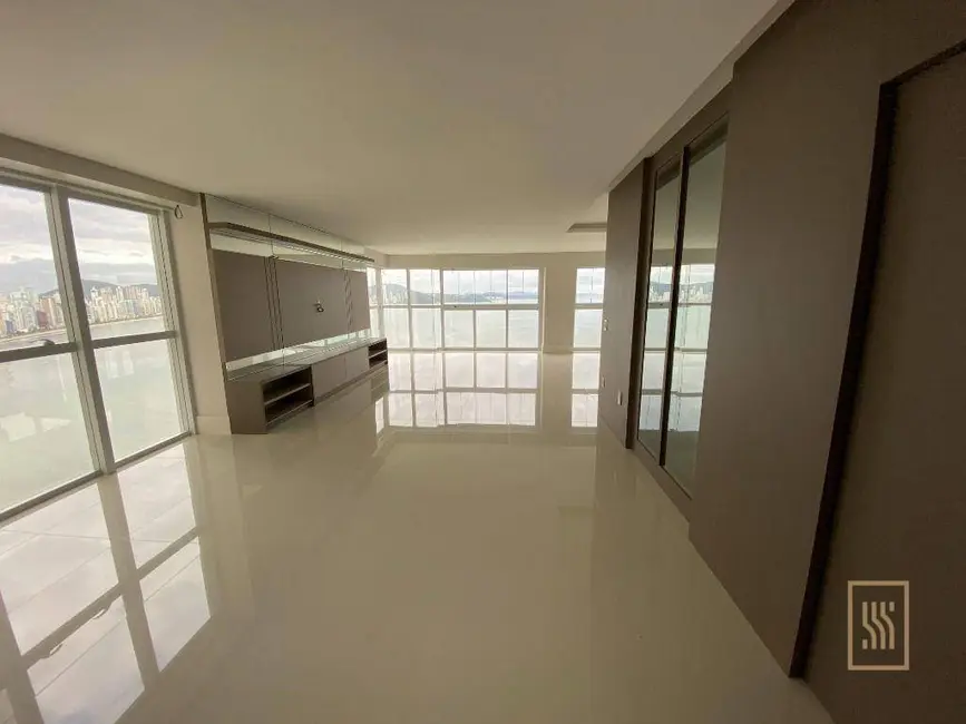 Apartamento com 5 quartos à venda, 464m2 em Centro, Balneario Camboriu - SC - imagem 5 Foto 5 de Apartamento com 5 quartos à venda, 464m2 em Centro, Balneario Camboriu - SC