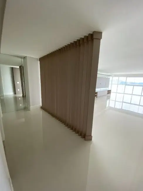 Apartamento com 5 quartos à venda, 464m2 em Centro, Balneario Camboriu - SC - imagem 6 Foto 6 de Apartamento com 5 quartos à venda, 464m2 em Centro, Balneario Camboriu - SC