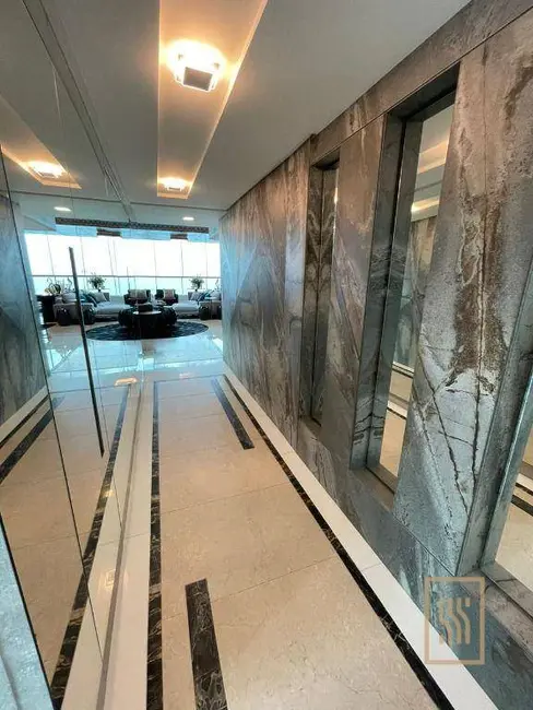 Foto 2 de Cobertura com 7 quartos à venda, 890m2 em Centro, Balneario Camboriu - SC