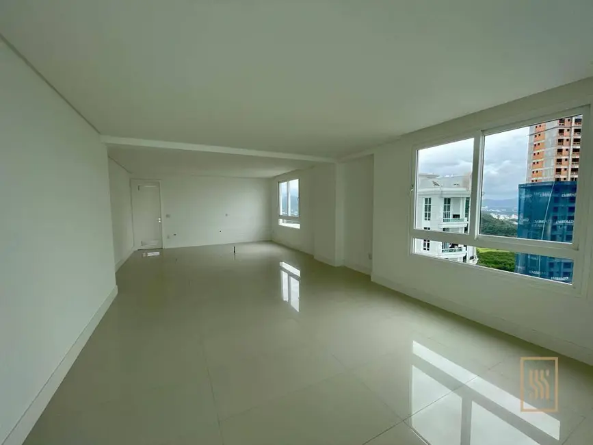 Cobertura com 7 quartos à venda, 650m2 em Balneario Camboriu - SC - imagem 7 Foto 7 de Cobertura com 7 quartos à venda, 650m2 em Balneario Camboriu - SC