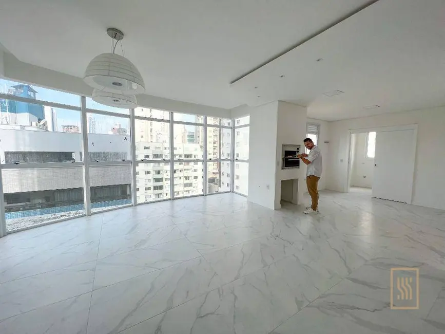 Apartamento com 3 quartos à venda, 250m2 em Centro, Balneario Camboriu - SC - imagem 4 Foto 4 de Apartamento com 3 quartos à venda, 250m2 em Centro, Balneario Camboriu - SC