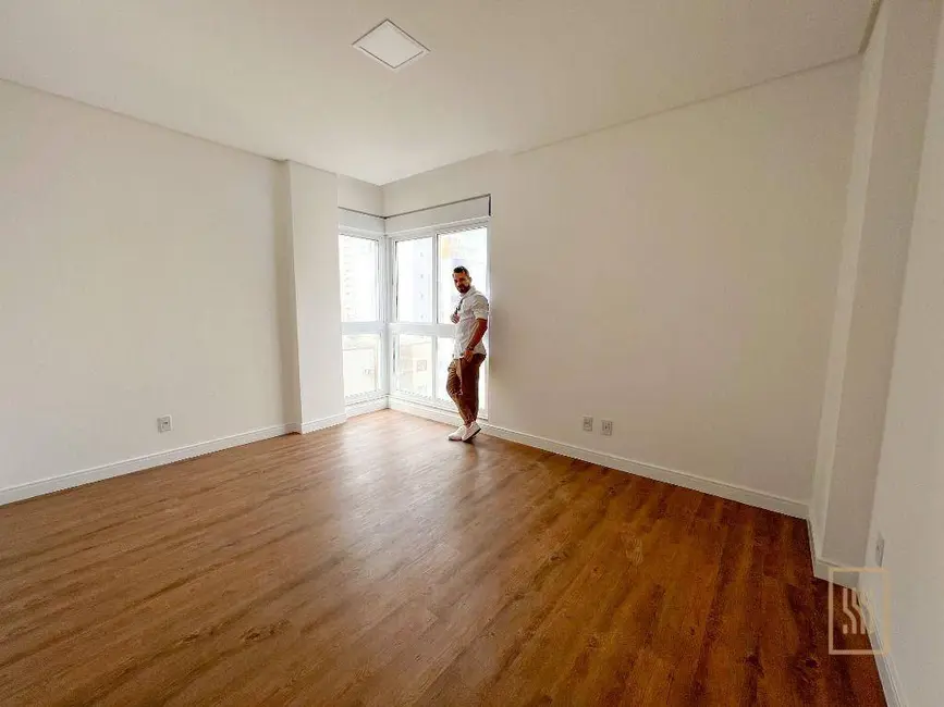 Apartamento com 3 quartos à venda, 250m2 em Centro, Balneario Camboriu - SC - imagem 7 Foto 7 de Apartamento com 3 quartos à venda, 250m2 em Centro, Balneario Camboriu - SC