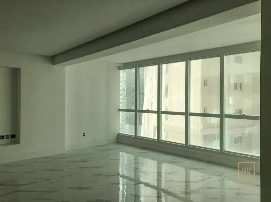 Apartamento com 4 quartos à venda, 403m2 em Centro, Balneario Camboriu - SC - imagem 2 Foto 2 de Apartamento com 4 quartos à venda, 403m2 em Centro, Balneario Camboriu - SC