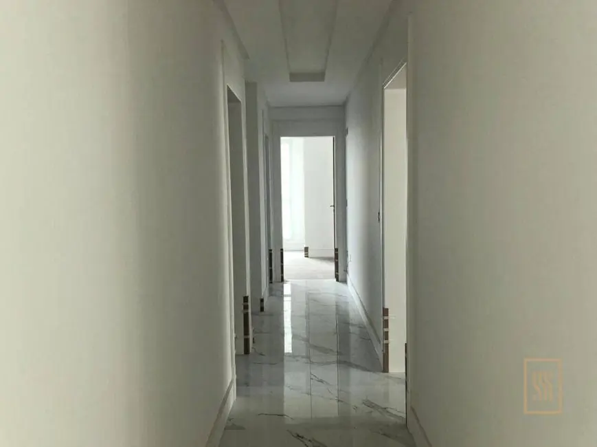 Apartamento com 4 quartos à venda, 403m2 em Centro, Balneario Camboriu - SC - imagem 6 Foto 6 de Apartamento com 4 quartos à venda, 403m2 em Centro, Balneario Camboriu - SC