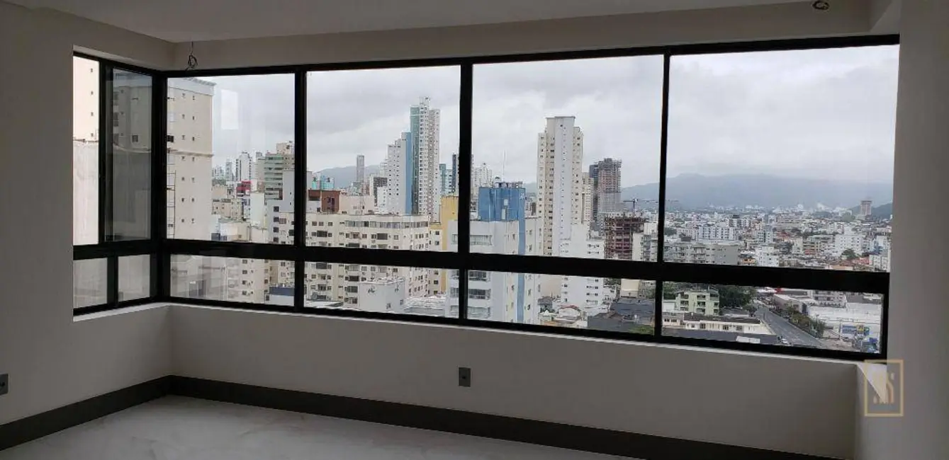 Apartamento com 3 quartos à venda, 272m2 em Centro, Balneario Camboriu - SC - imagem 4 Foto 4 de Apartamento com 3 quartos à venda, 272m2 em Centro, Balneario Camboriu - SC