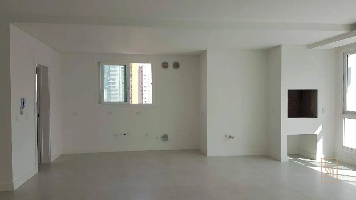 Apartamento com 3 quartos à venda, 137m2 em Centro, Balneario Camboriu - SC - imagem 6 Foto 6 de Apartamento com 3 quartos à venda, 137m2 em Centro, Balneario Camboriu - SC
