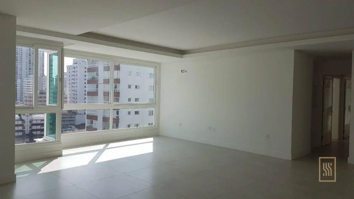 Apartamento com 3 quartos à venda, 137m2 em Centro, Balneario Camboriu - SC - imagem 3 Foto 3 de Apartamento com 3 quartos à venda, 137m2 em Centro, Balneario Camboriu - SC