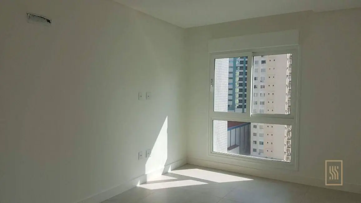 Apartamento com 3 quartos à venda, 137m2 em Centro, Balneario Camboriu - SC - imagem 9 Foto 9 de Apartamento com 3 quartos à venda, 137m2 em Centro, Balneario Camboriu - SC