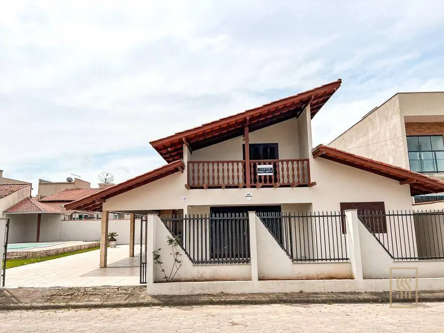 Casa com 4 quartos à venda, 676m2 em Balneario Picarras - SC - imagem 3 Foto 3 de Casa com 4 quartos à venda, 676m2 em Balneario Picarras - SC