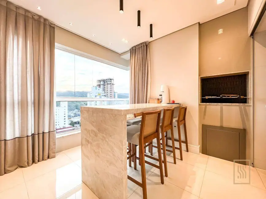 Apartamento com 3 quartos à venda, 214m2 em Centro, Balneario Camboriu - SC - imagem 8 Foto 8 de Apartamento com 3 quartos à venda, 214m2 em Centro, Balneario Camboriu - SC