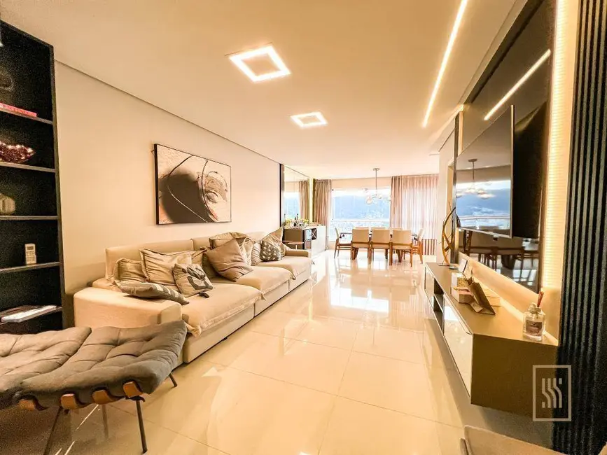 Foto 2 de Apartamento com 3 quartos à venda, 214m2 em Centro, Balneario Camboriu - SC