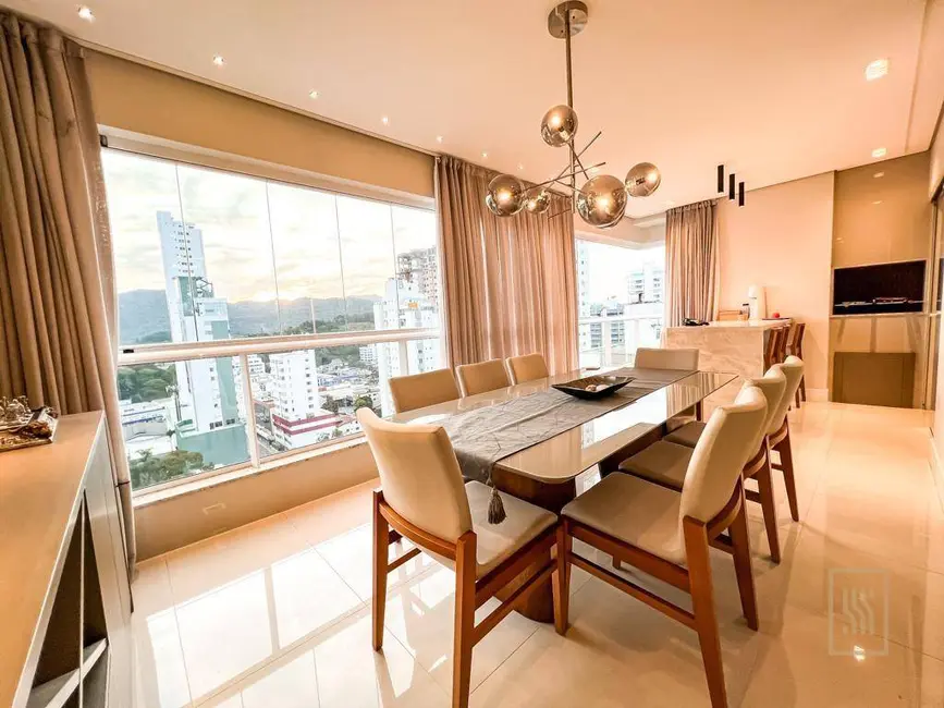 Apartamento com 3 quartos à venda, 214m2 em Centro, Balneario Camboriu - SC - imagem 6 Foto 6 de Apartamento com 3 quartos à venda, 214m2 em Centro, Balneario Camboriu - SC